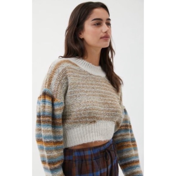 Urban Outfitters Sweaters - NWT Urban Outfitters Lennon Cropped Sweater Size Small